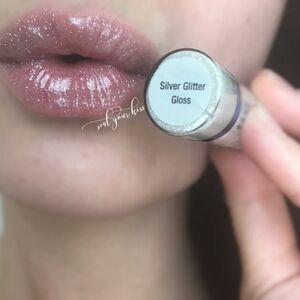 SILVER GLITTER GLOSS